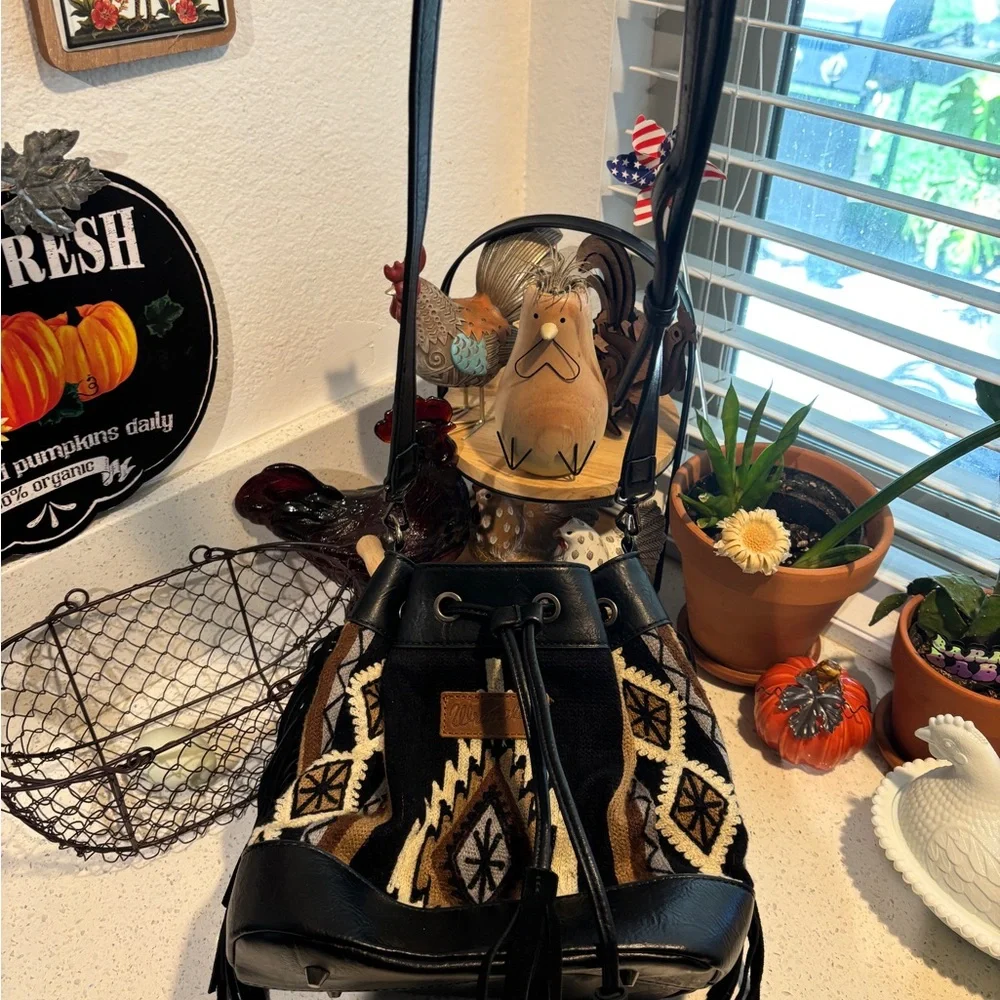 Wrangler Black and Brown Aztec Drawstring Bucket Backpack - Picture 4 of 5